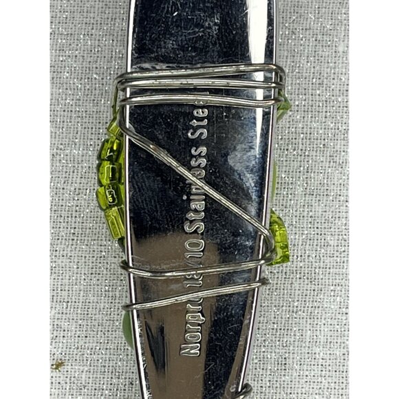 Decorative Stainless Steel Cheese Spreaders Set With Beaded & Grape Handles - Picture 5 of 5